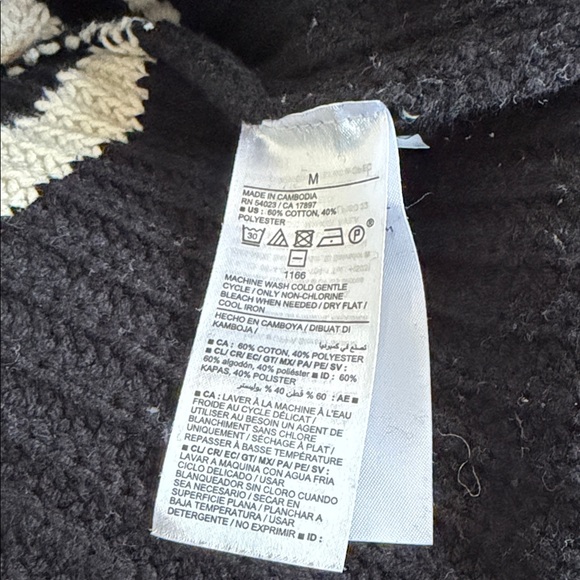 Old Navy Striped Black and Cream Women's Sweater size M - Picture 3 of 3